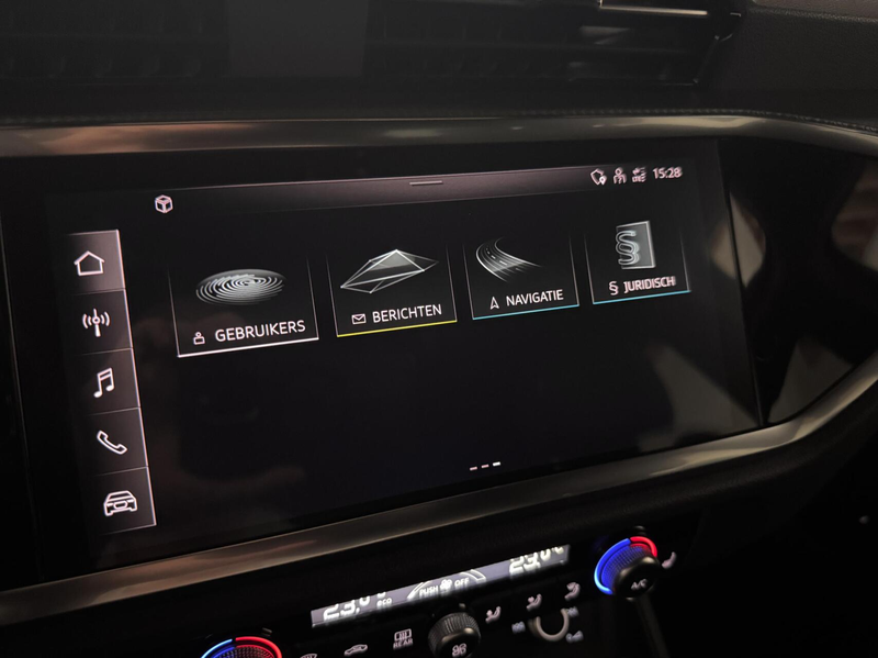 Audi Q3 45 TFSIe S-Line Black Edition Pano Sonos Virtual C — photo 46