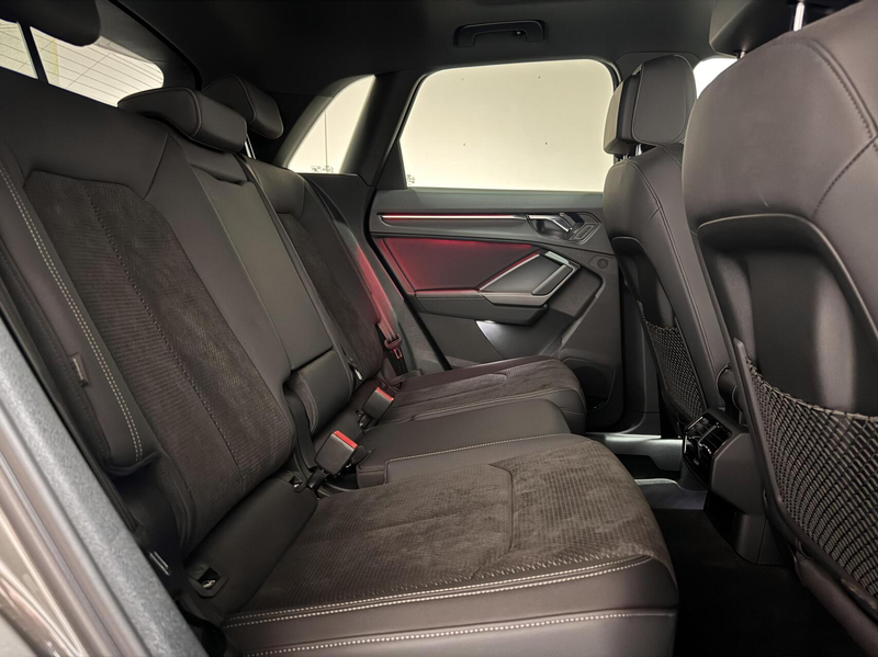 Audi Q3 45 TFSIe S-Line Black Edition Pano Sonos Virtual C — photo 27