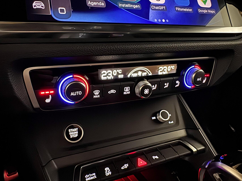 Audi Q3 45 TFSIe S-Line Black Edition Pano Sonos Virtual C — photo 50