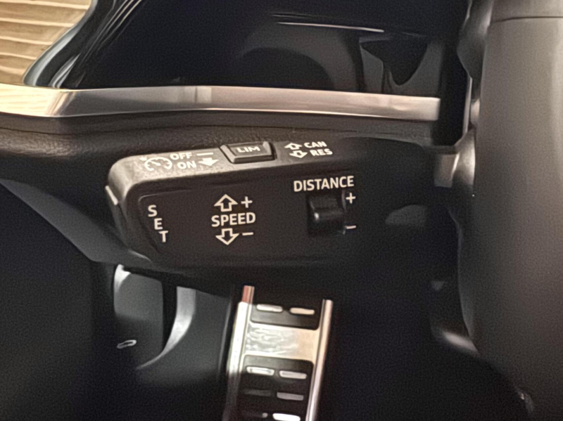Audi Q3 45 TFSIe S-Line Black Edition Pano Sonos Virtual C — photo 36