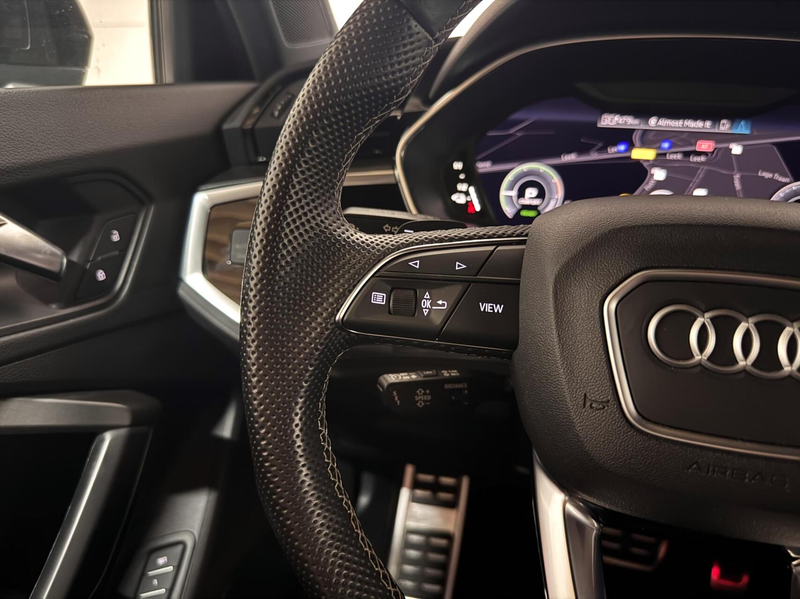 Audi Q3 45 TFSIe S-Line Black Edition Pano Sonos Virtual C — photo 34