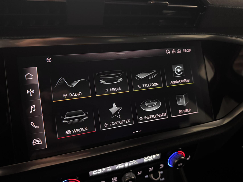 Audi Q3 45 TFSIe S-Line Black Edition Pano Sonos Virtual C — photo 45