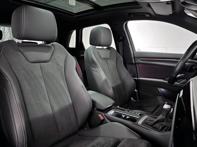 Audi Q3 45 TFSIe S-Line Black Edition Pano Sonos Virtual C — photo 22