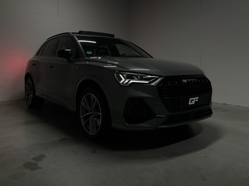 Audi Q3 45 TFSIe S-Line Black Edition Pano Sonos Virtual C — photo 14