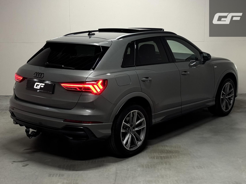 Audi Q3 45 TFSIe S-Line Black Edition Pano Sonos Virtual C — photo 5