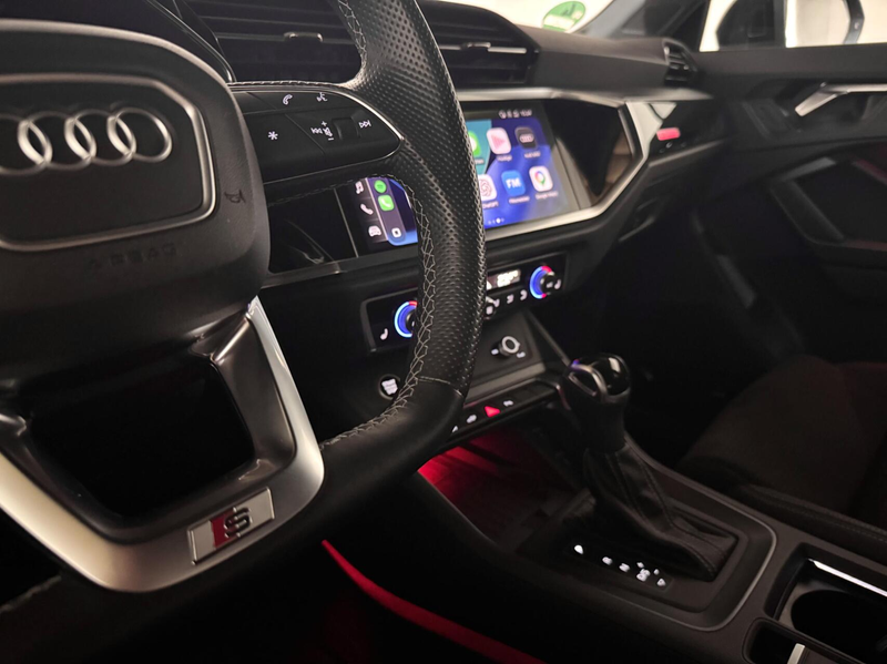 Audi Q3 45 TFSIe S-Line Black Edition Pano Sonos Virtual C — photo 40