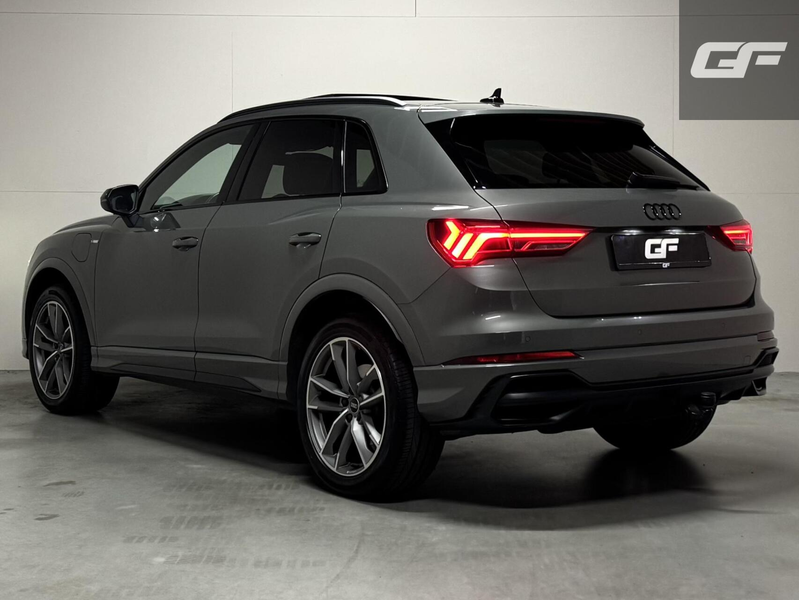 Audi Q3 45 TFSIe S-Line Black Edition Pano Sonos Virtual C — photo 7