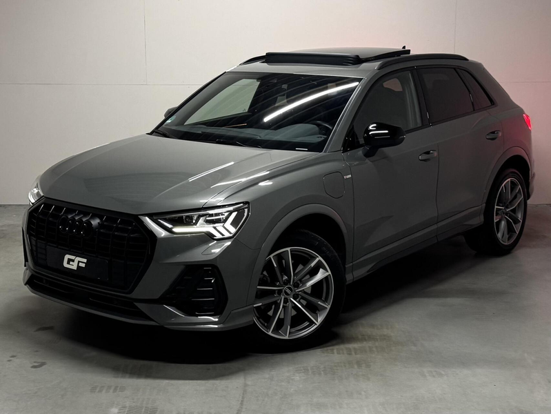 Audi Q3 45 TFSIe S-Line Black Edition Pano Sonos Virtual C — photo 11