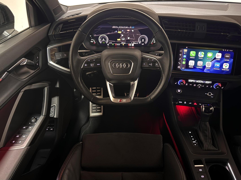 Audi Q3 45 TFSIe S-Line Black Edition Pano Sonos Virtual C — photo 30