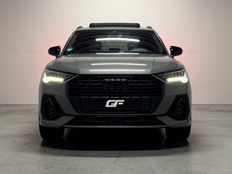 Audi Q3 45 TFSIe S-Line Black Edition Pano Sonos Virtual C — photo 12