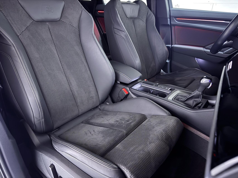 Audi Q3 45 TFSIe S-Line Black Edition Pano Sonos Virtual C — photo 23