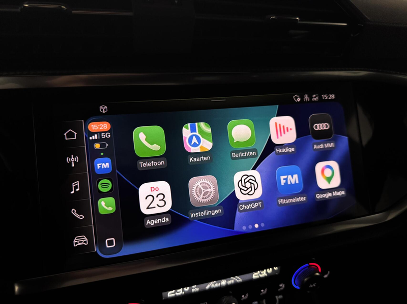 Audi Q3 45 TFSIe S-Line Black Edition Pano Sonos Virtual C — photo 41