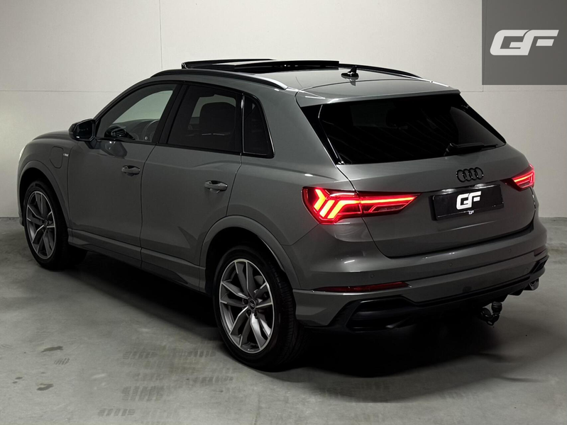 Audi Q3 45 TFSIe S-Line Black Edition Pano Sonos Virtual C — photo 8