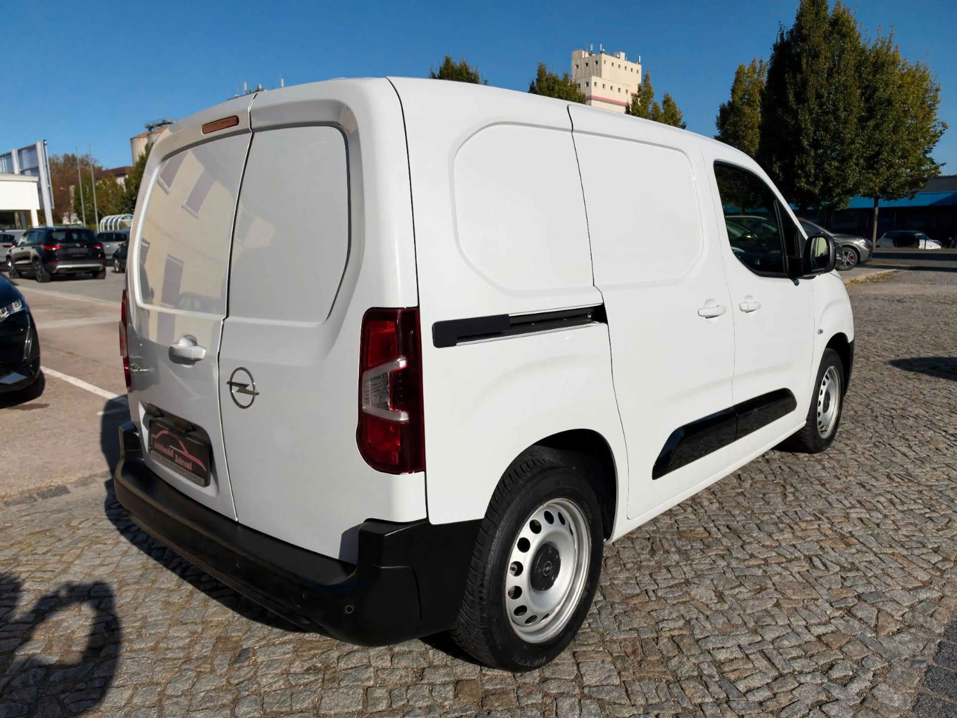 Opel Combo E 1.5 CDTI Cargo Klima Navi PDC 1.Hand — photo 2