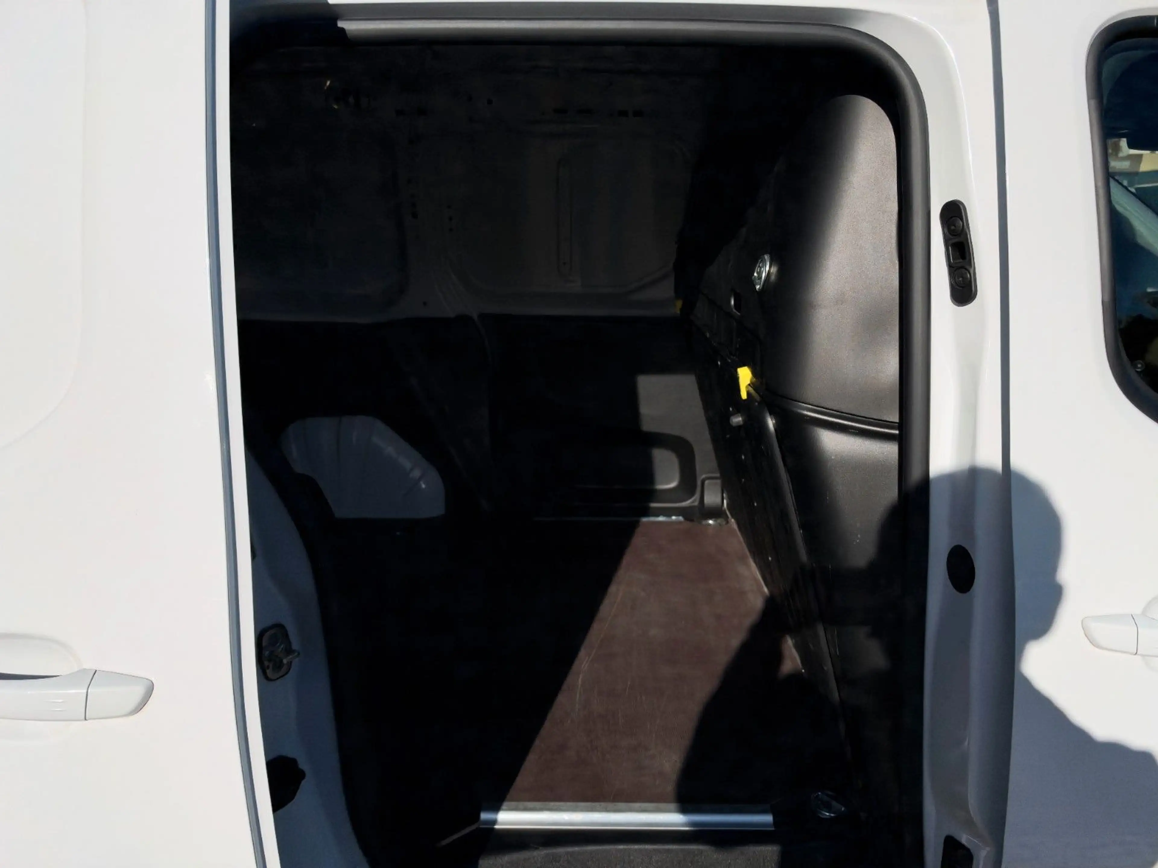 Opel Combo E 1.5 CDTI Cargo Klima Navi PDC 1.Hand — photo 9