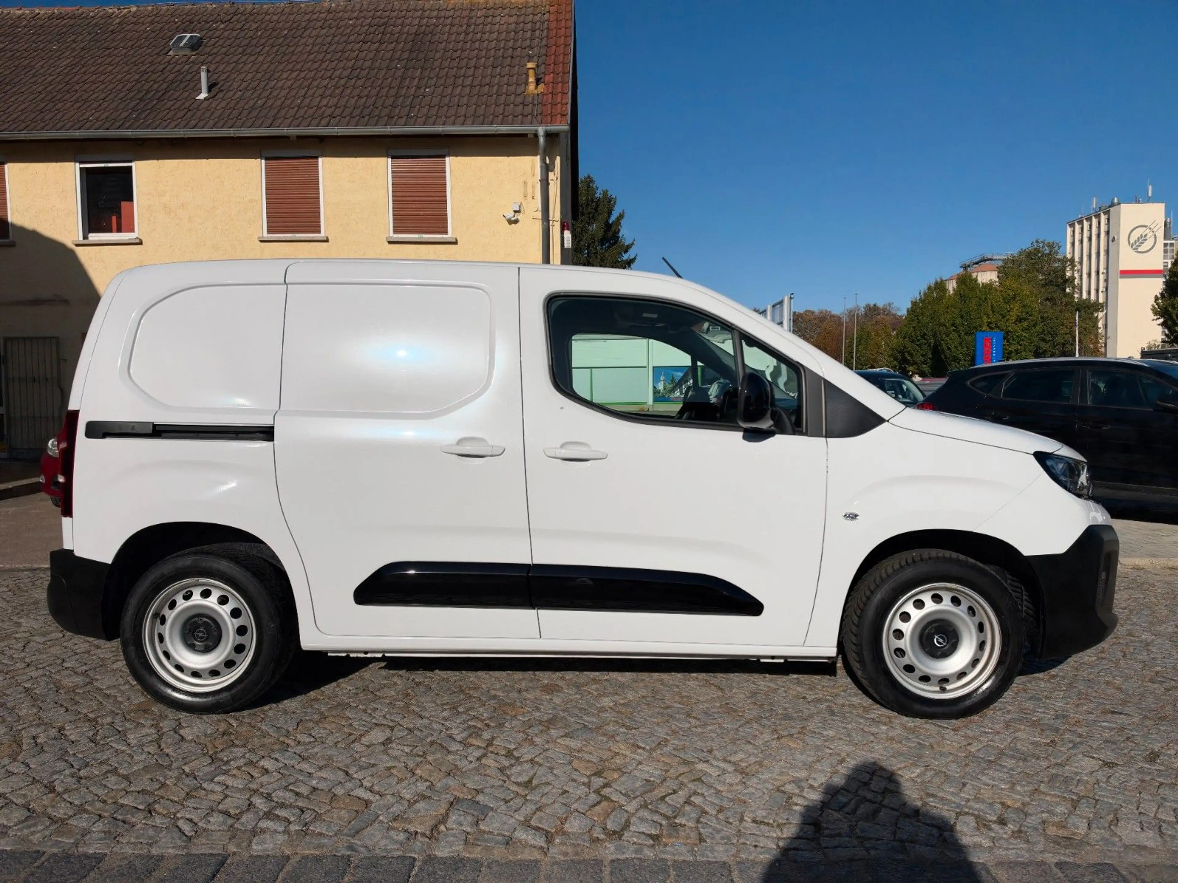 Opel Combo E 1.5 CDTI Cargo Klima Navi PDC 1.Hand — photo 6
