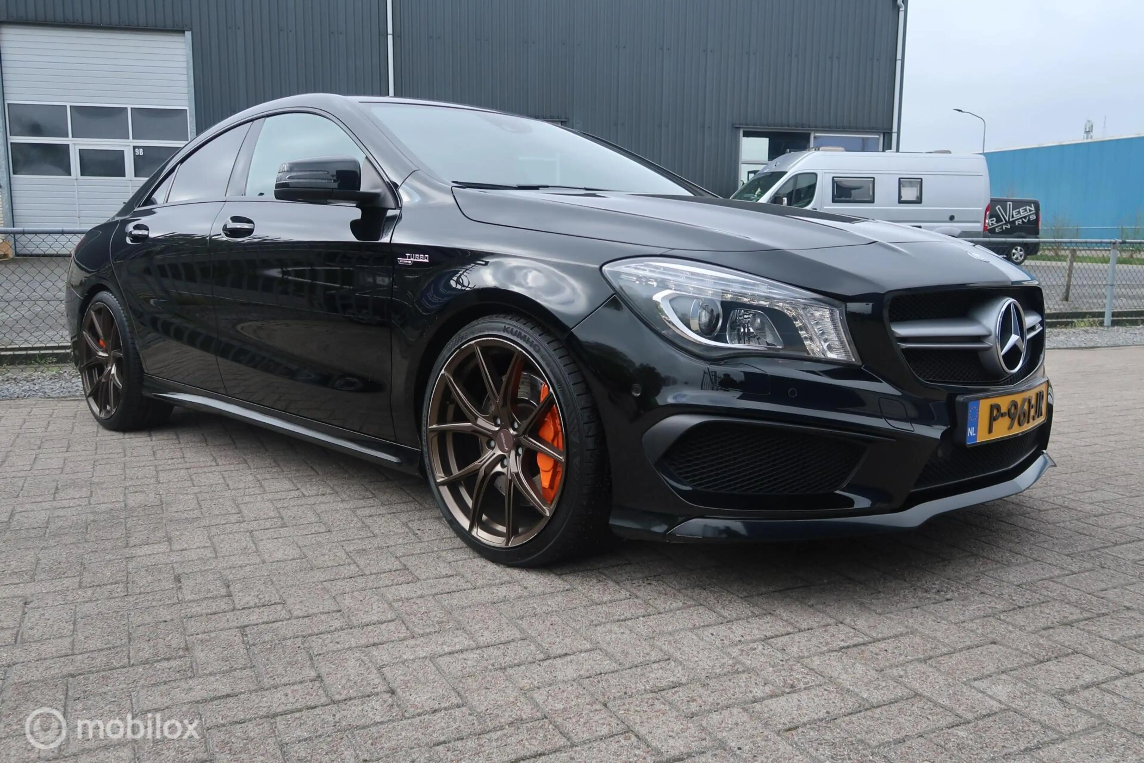Mercedes-Benz CLA 45 AMG 4MATIC — photo 11