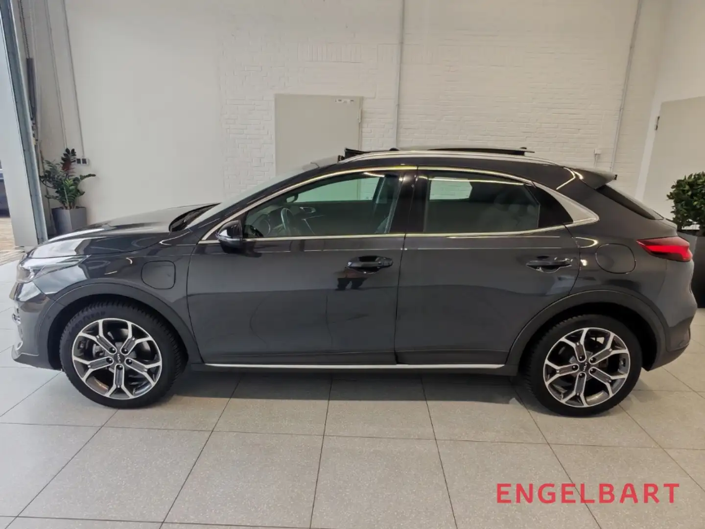 Kia XCeed Spirit PHEV 1.6 Techno-Paket Navi-Paket Glasdach Grau - 2
