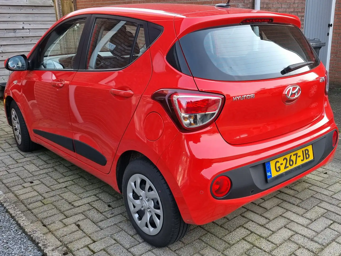 Hyundai i10 i10+1.0i+Comfort Rood - 2