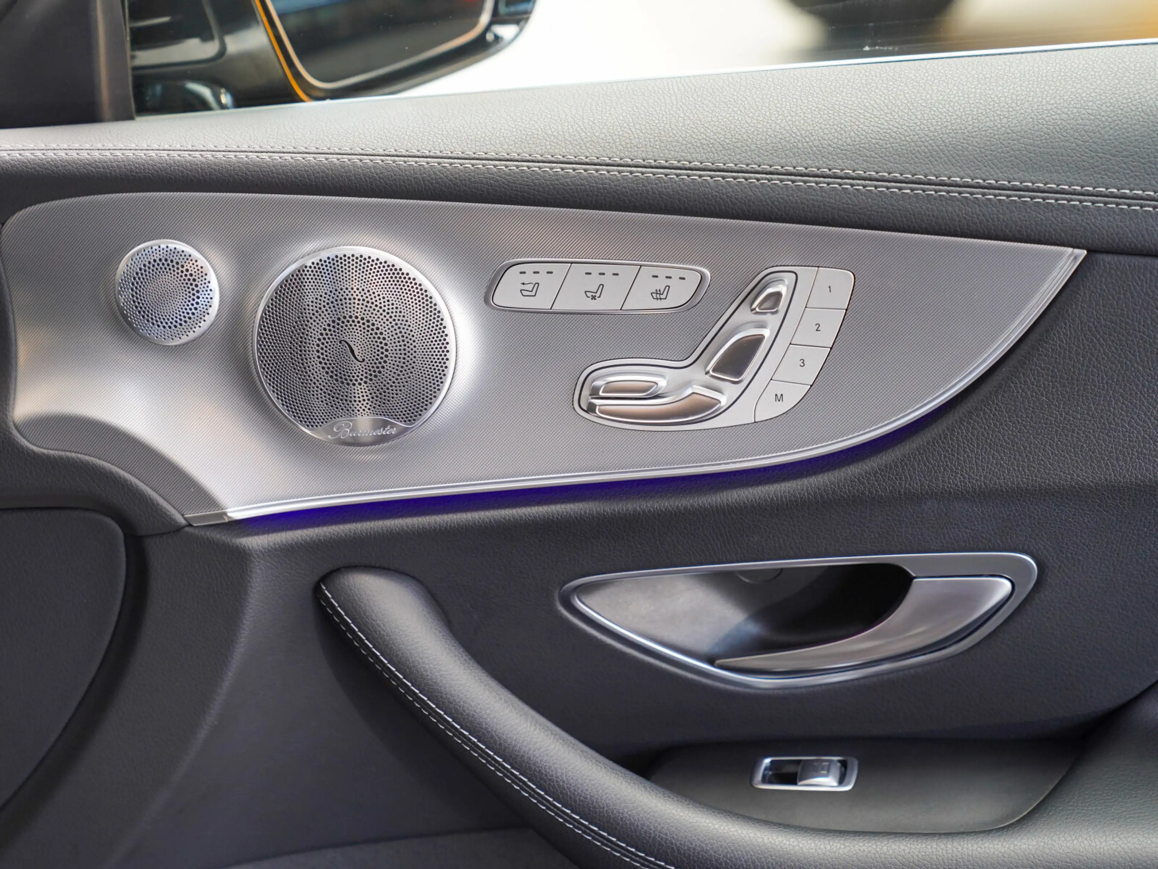 Mercedes-Benz E 400 4M Cabrio AMG Line Burmester Head-up AIR — photo 14
