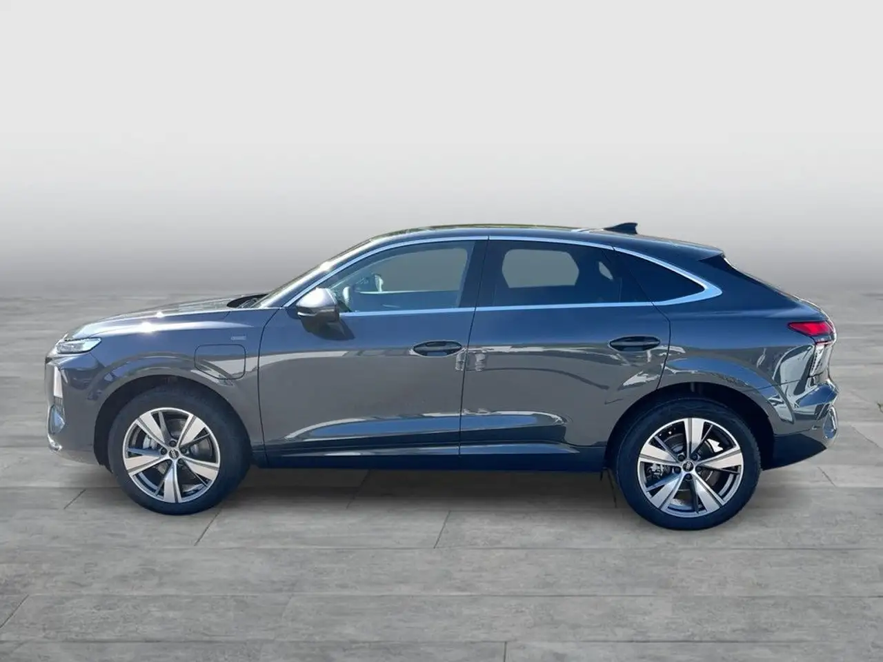 Audi Q3 e-hybrid AHK*MATRIX*PANO*TECH PLUS* 2