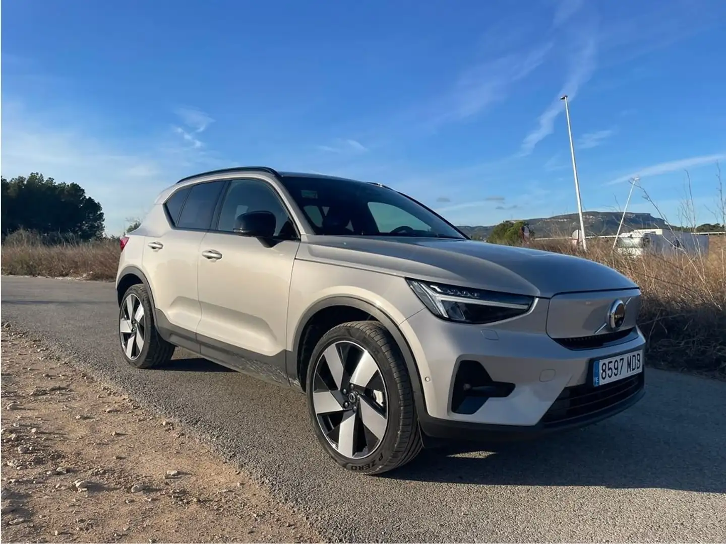 Volvo XC40 P8 Recharge Ultimate Twin Eléctrico Puro AWD Gris - 2