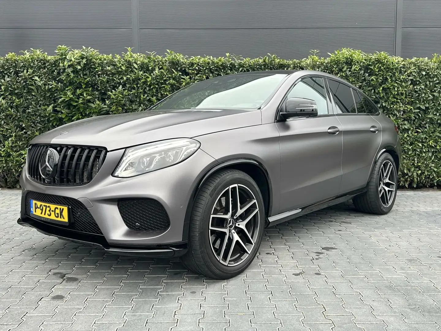 Mercedes-Benz GLE 43 AMG Coupé 4MATIC siva - 1
