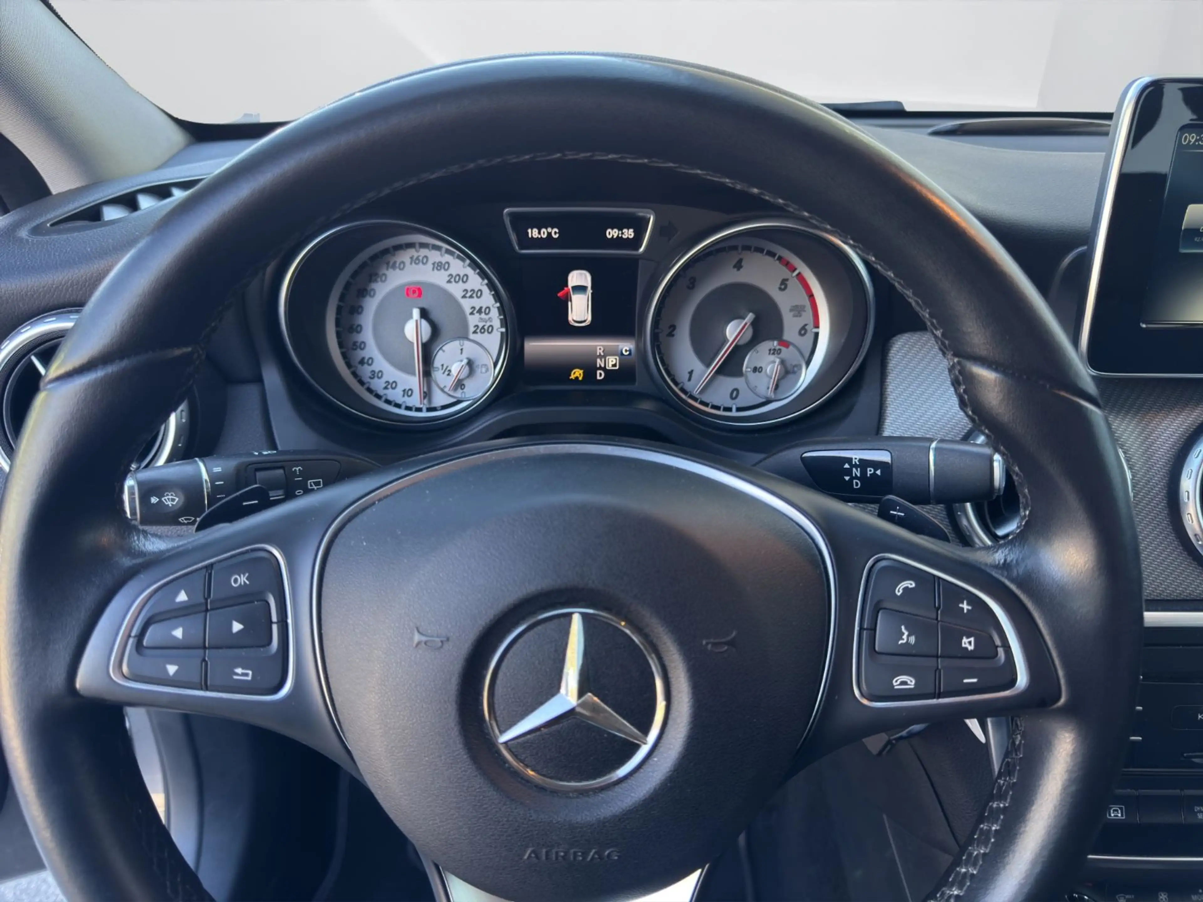 Mercedes-Benz GLA 200 d 4MATIC Style Ambi AUT Navi RKam Klima — photo 11