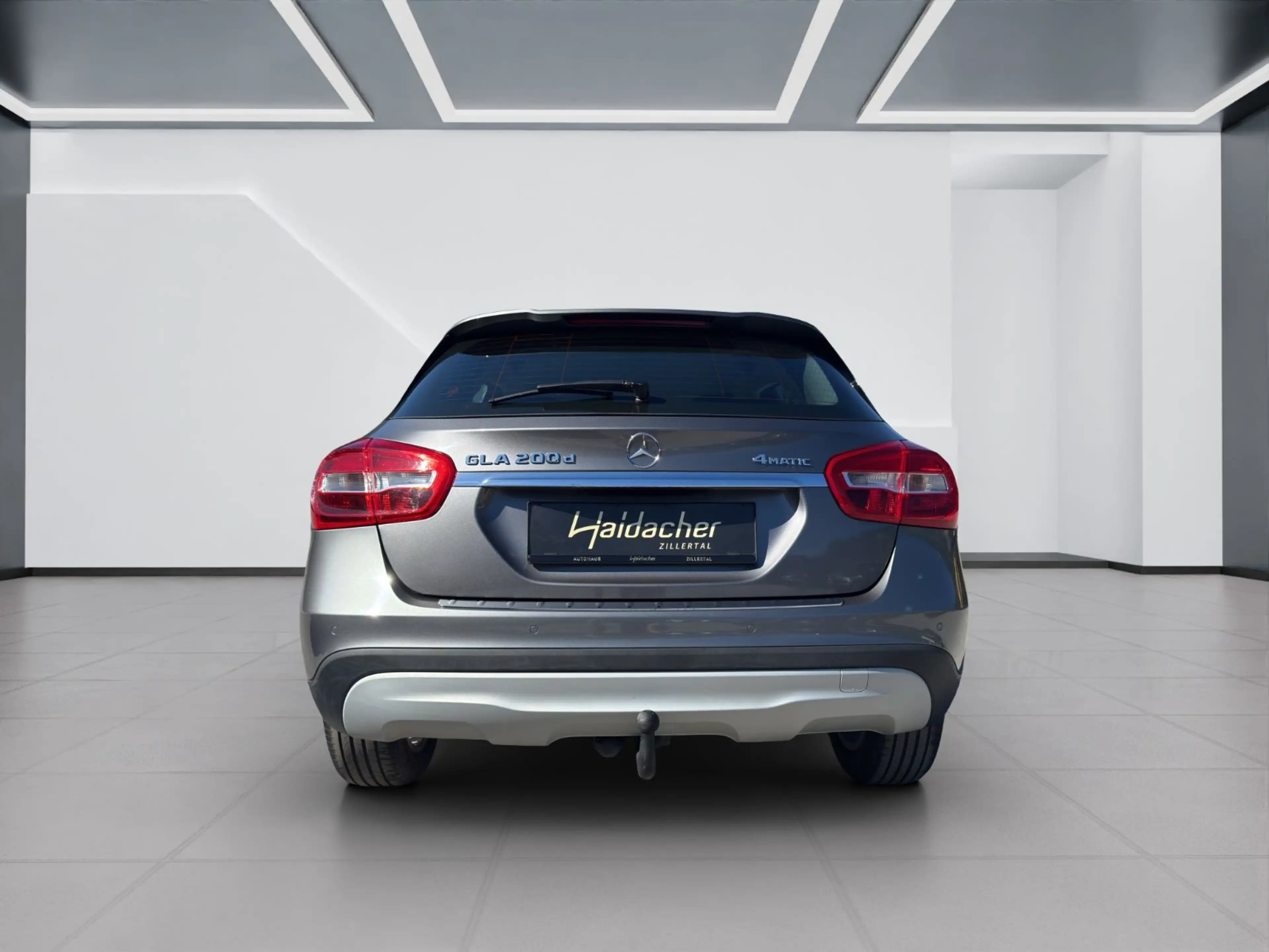 Mercedes-Benz GLA 200 d 4MATIC Style Ambi AUT Navi RKam Klima — photo 6