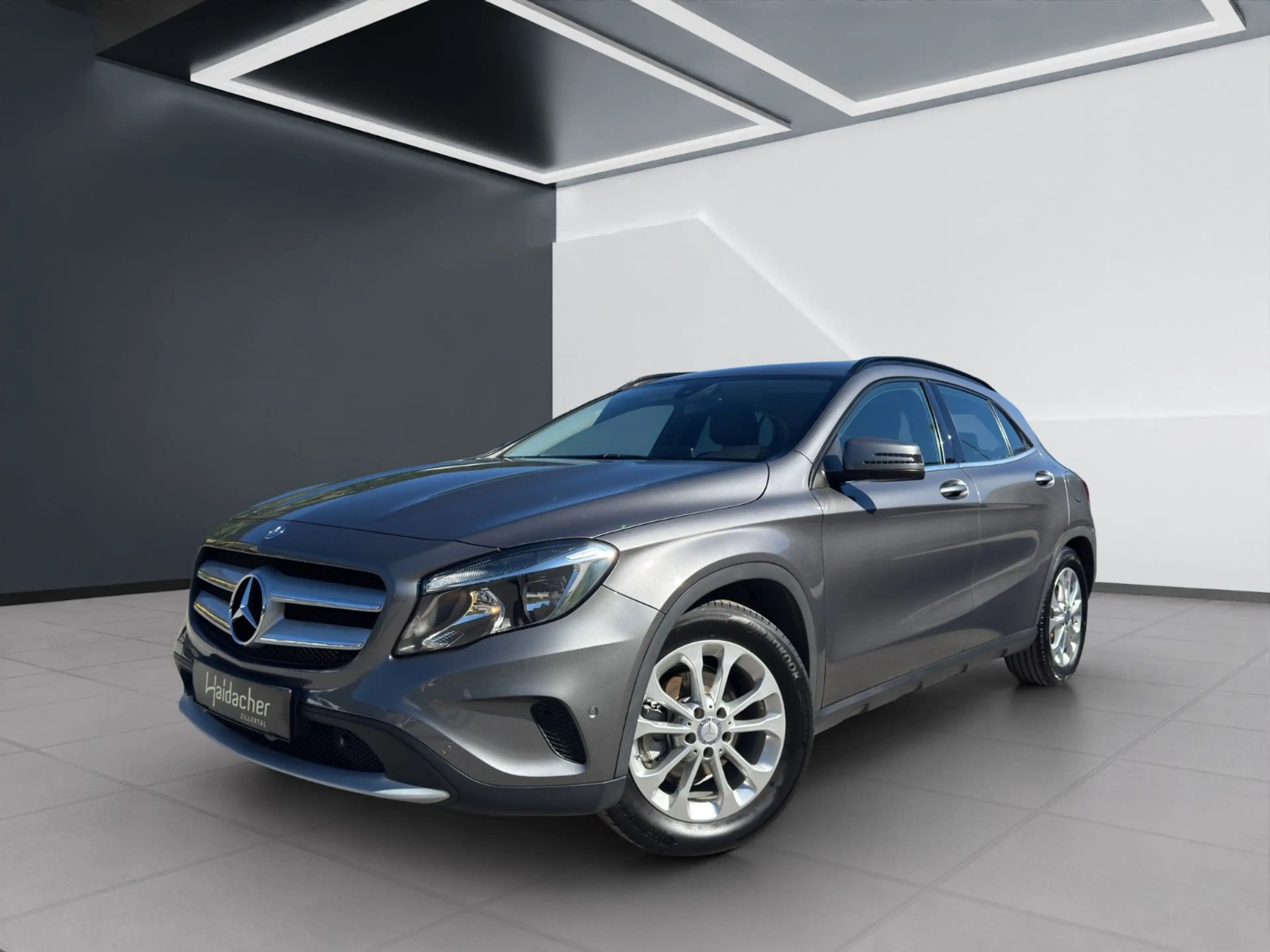 Mercedes-Benz GLA 200 d 4MATIC Style Ambi AUT Navi RKam Klima — photo 2