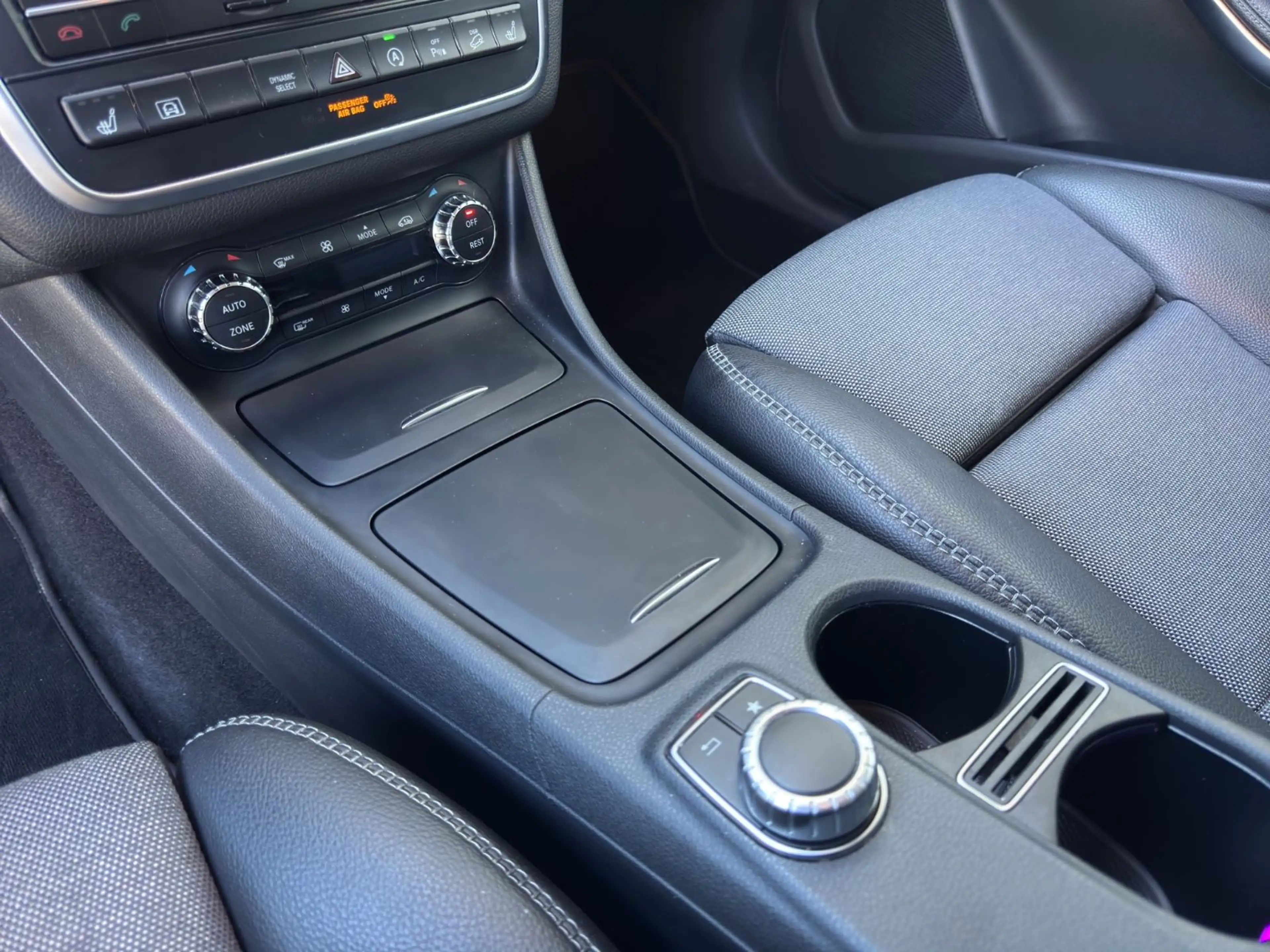 Mercedes-Benz GLA 200 d 4MATIC Style Ambi AUT Navi RKam Klima — photo 15