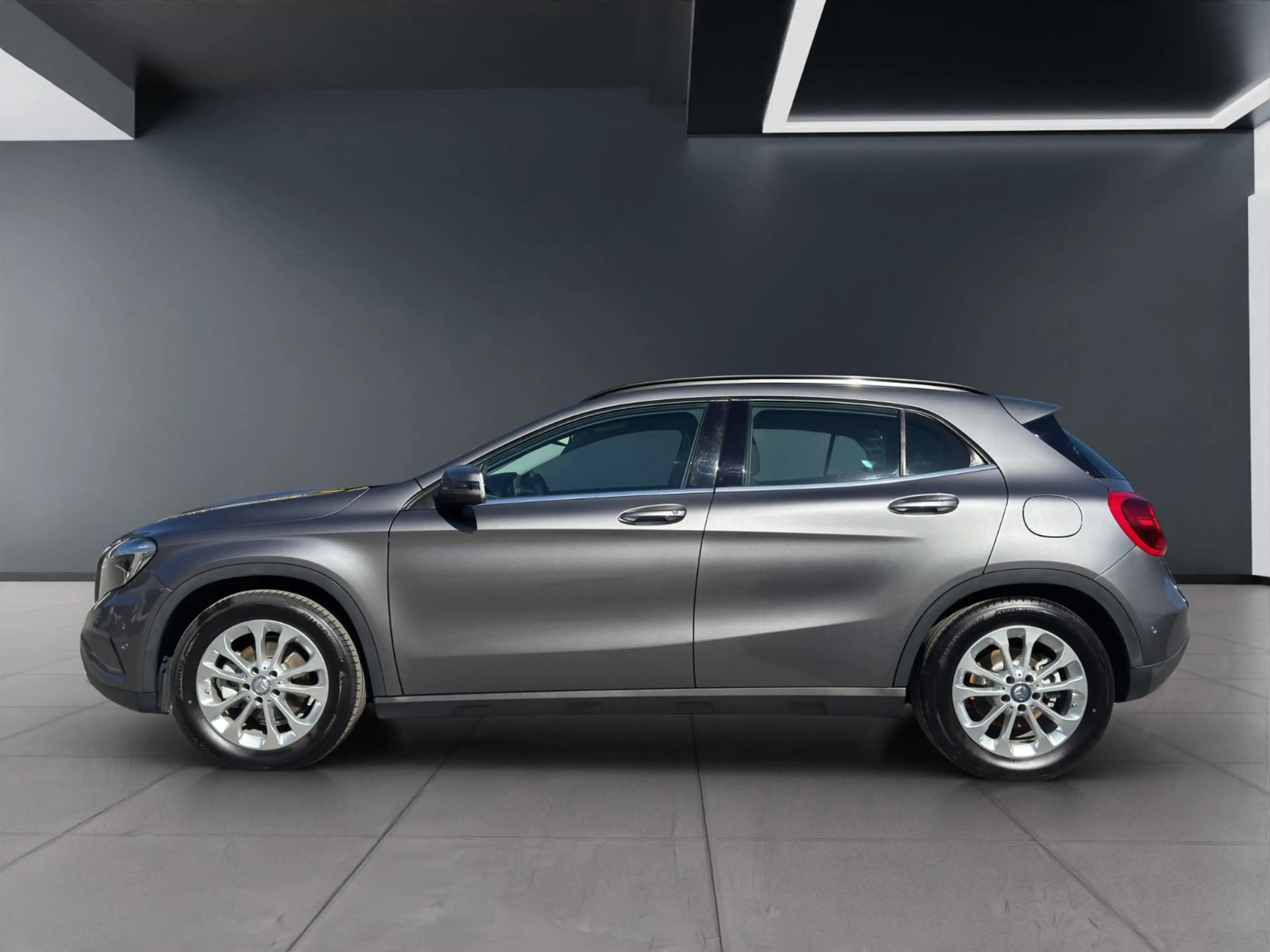 Mercedes-Benz GLA 200 d 4MATIC Style Ambi AUT Navi RKam Klima — photo 4