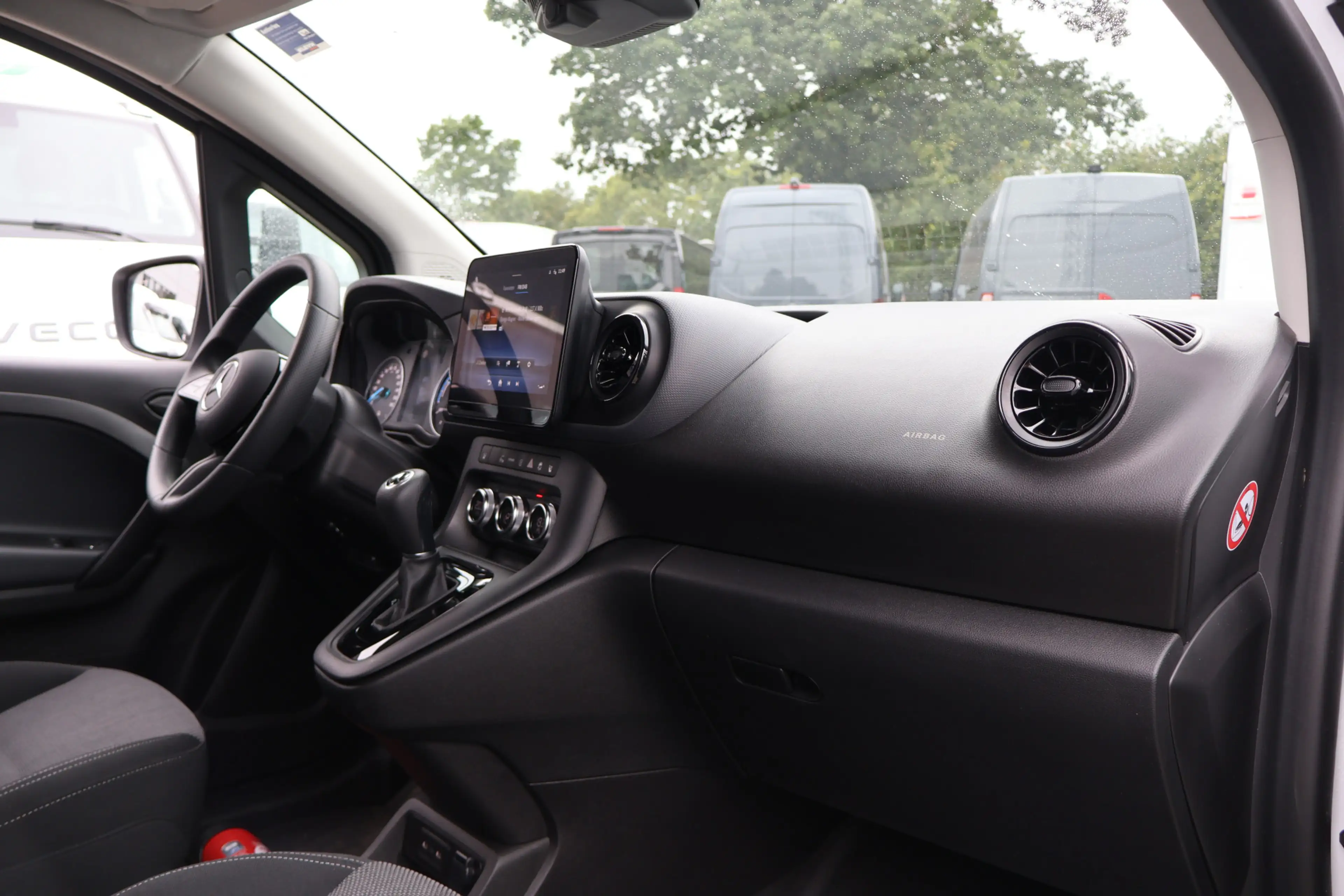 Mercedes-Benz Citan eCitan 51 kWh Mbux Snelladen Camera — photo 37