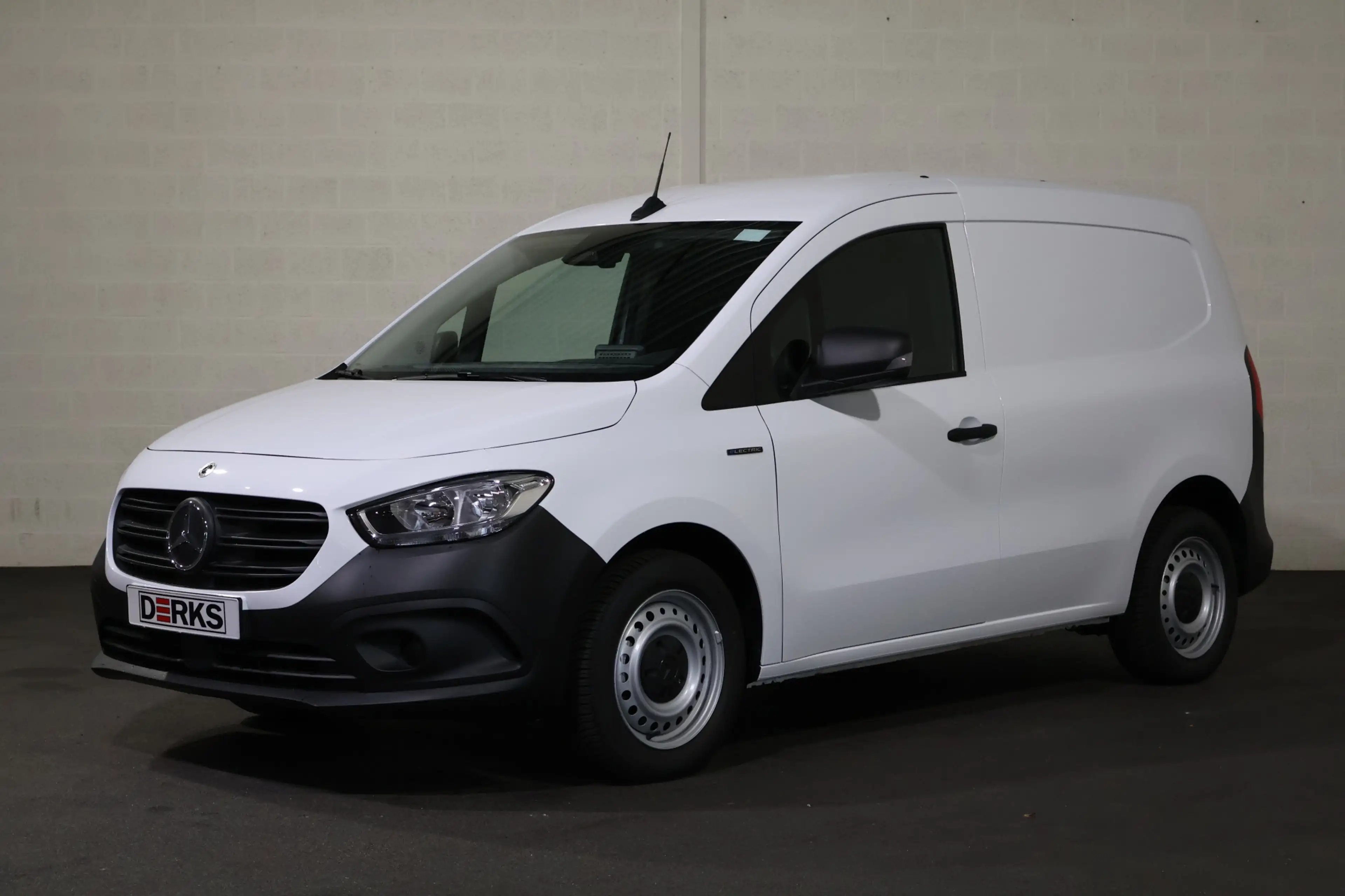 Mercedes-Benz Citan eCitan 51 kWh Mbux Snelladen Camera — photo 4