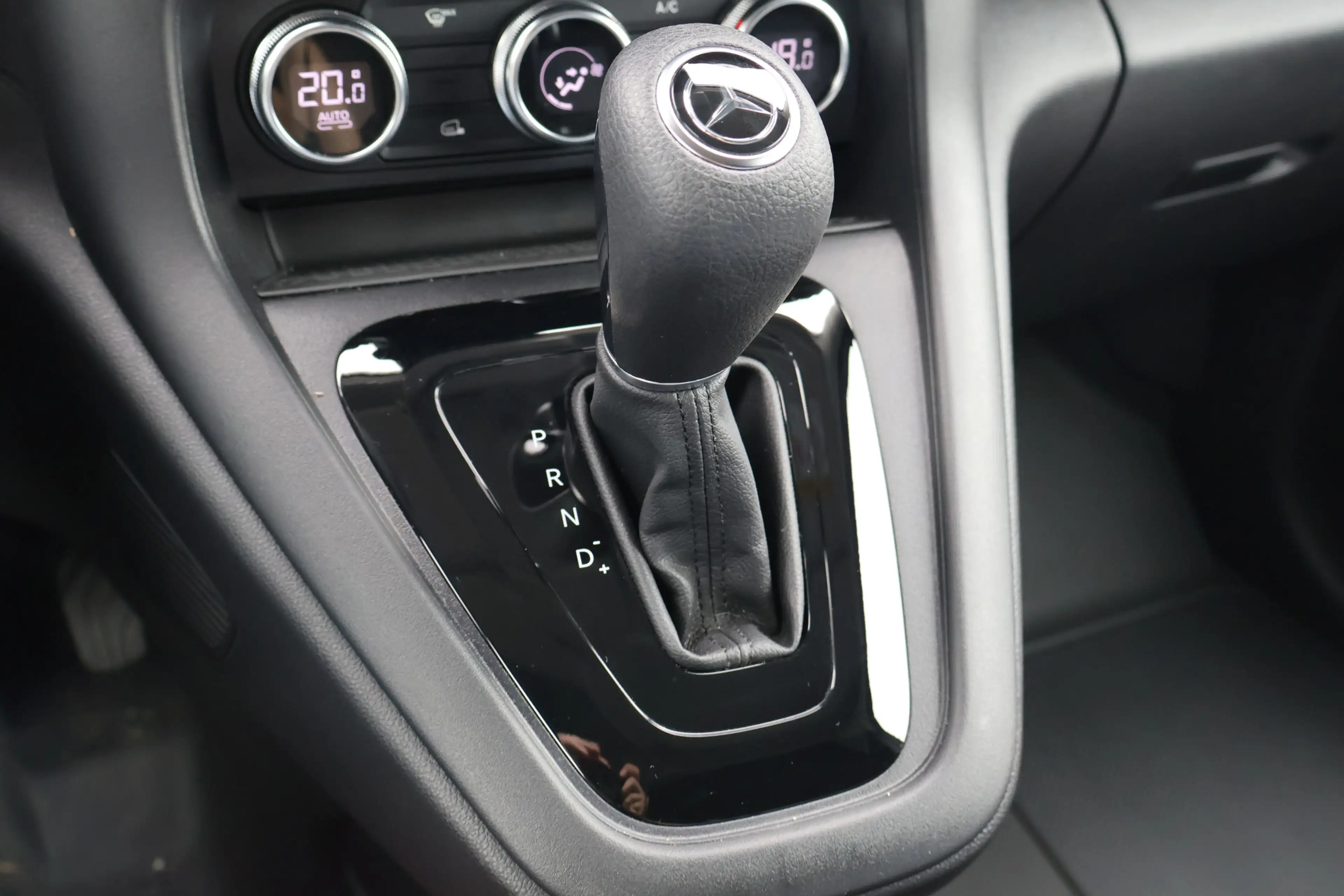 Mercedes-Benz Citan eCitan 51 kWh Mbux Snelladen Camera — photo 34