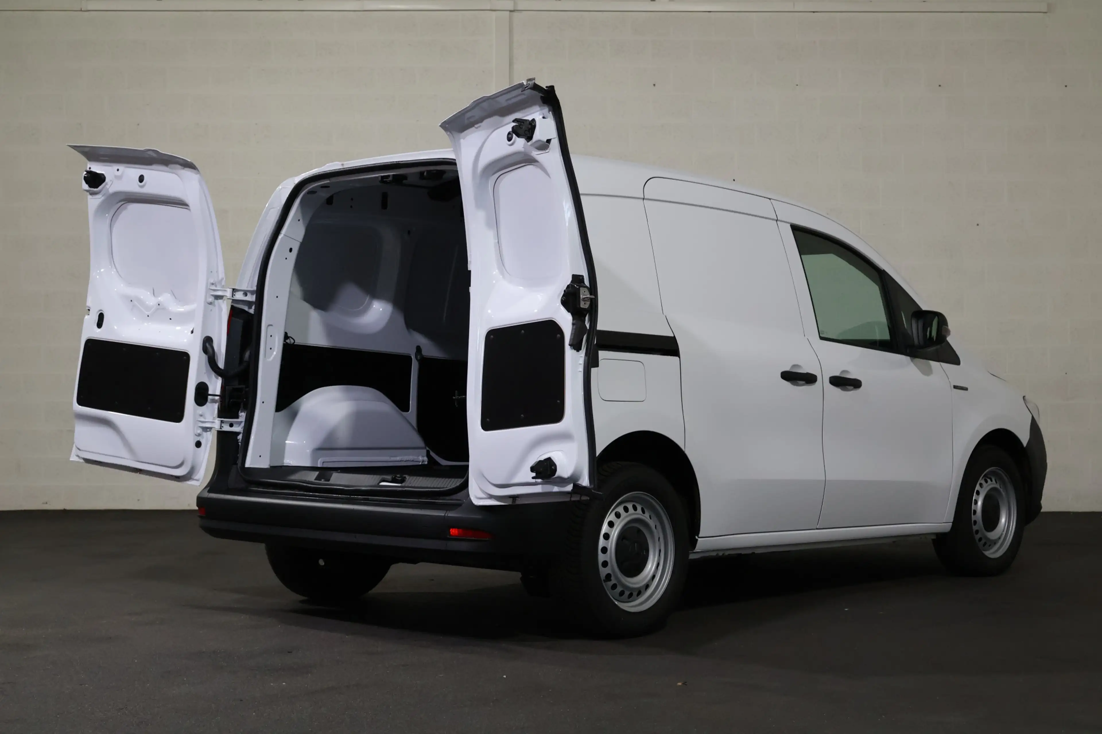 Mercedes-Benz Citan eCitan 51 kWh Mbux Snelladen Camera — photo 10