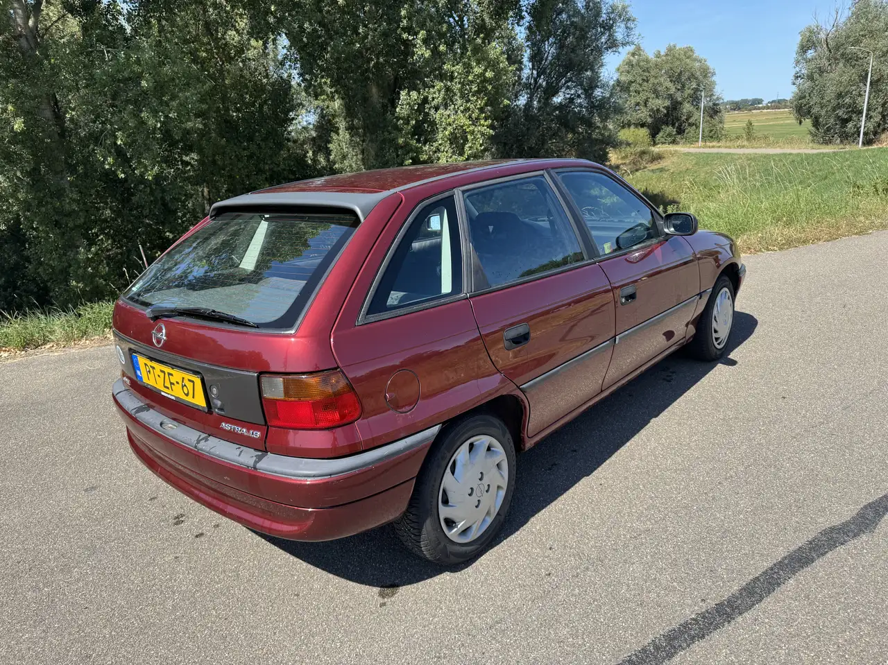 Opel Astra Tailgate X1.6szr Automaat, foto 2