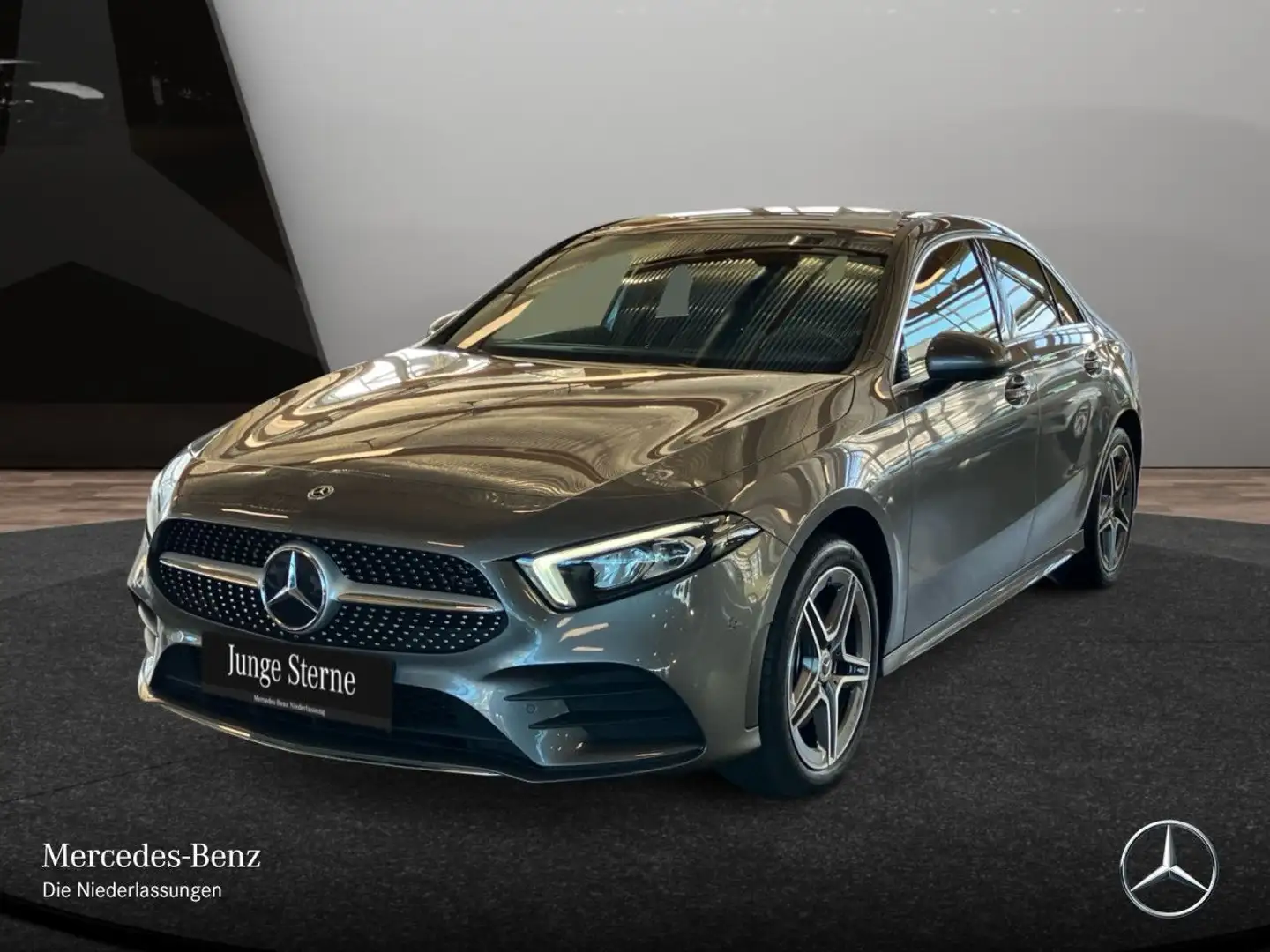Mercedes-Benz A 250 e Lim AMG+LED+KAMERA+8G Grau - 2