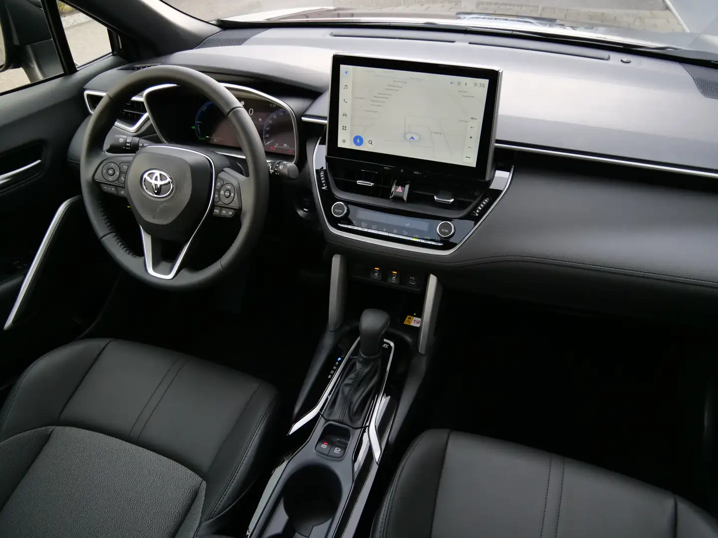 Toyota Corolla Cross 1.8 Hybrid 140pk Style Automaat Panoramadak / Adap Zwart - 2