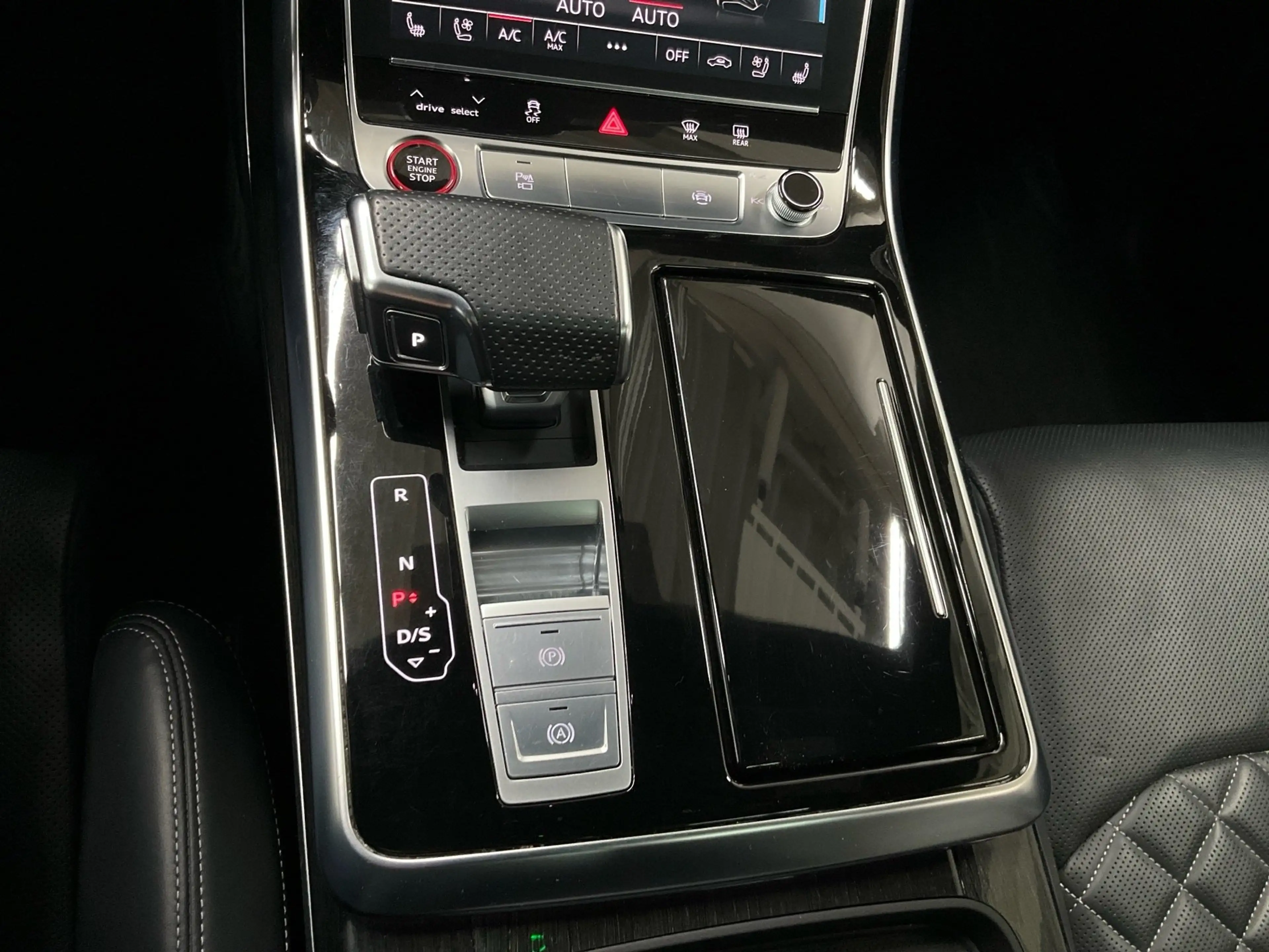 Audi SQ7 COMPETITION PLUS BLACK EDITION 507PS QUATTRO ACC.K — photo 14