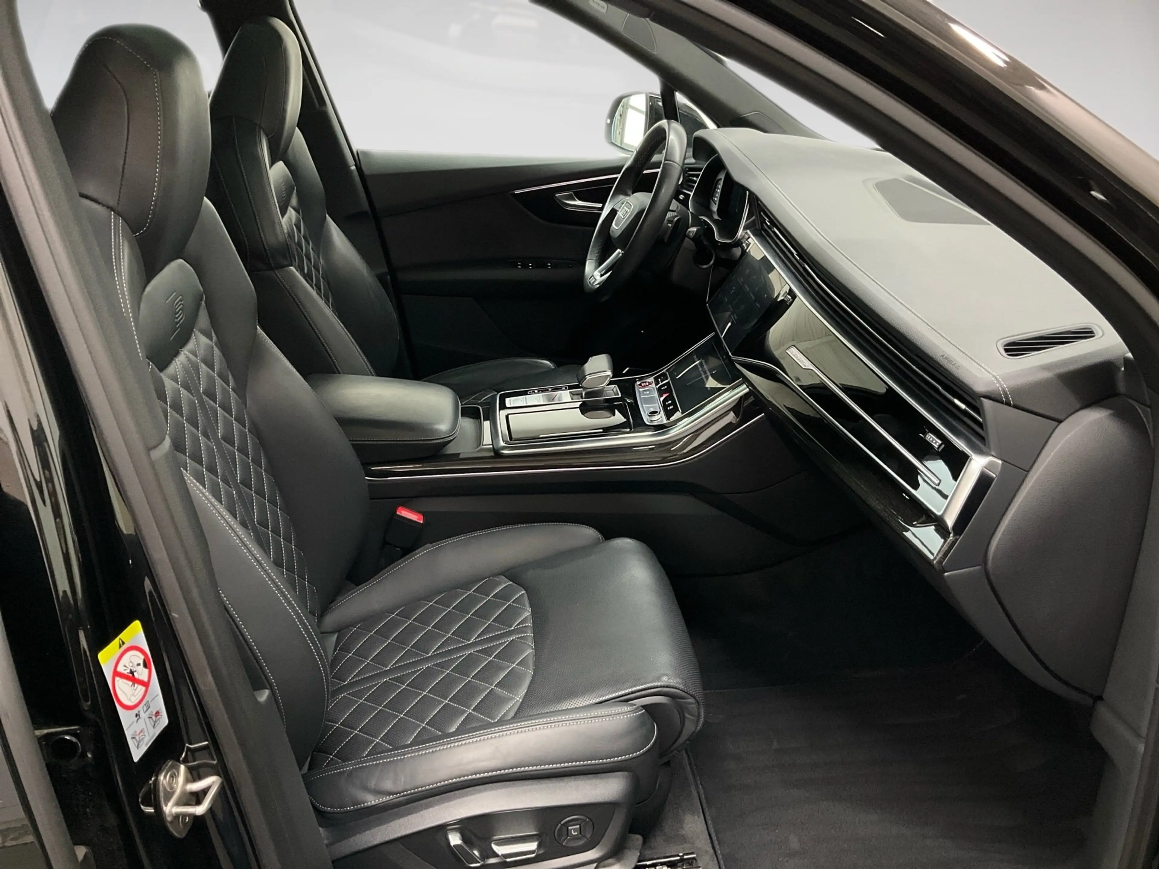 Audi SQ7 COMPETITION PLUS BLACK EDITION 507PS QUATTRO ACC.K — photo 9