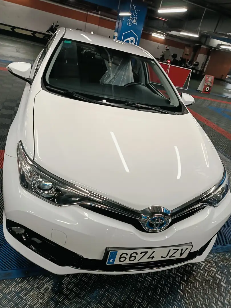 Toyota Auris 1.8 Hybrid Life - 1