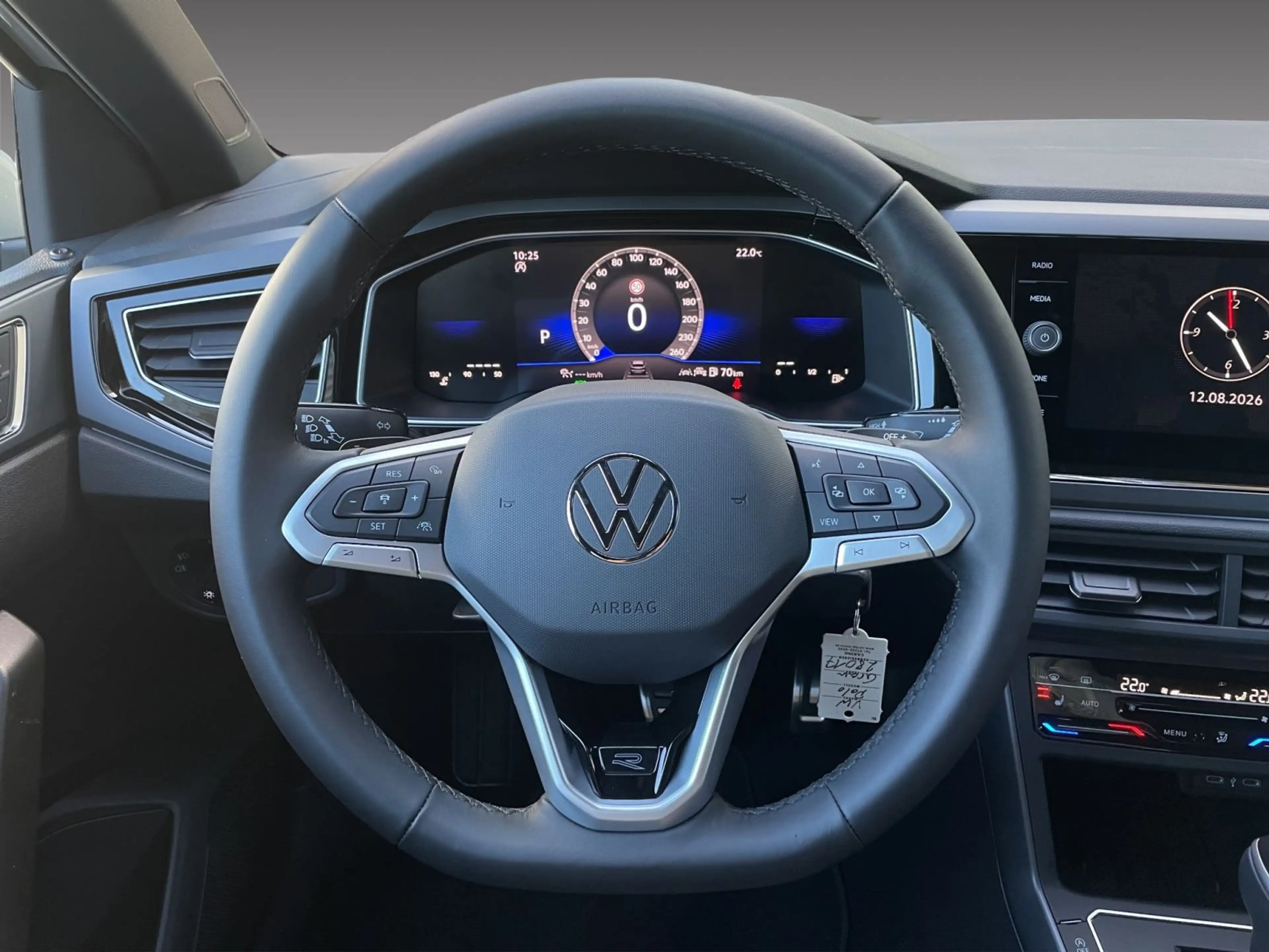 Volkswagen Polo R-Line DSG Ganzjahresreifen — photo 11