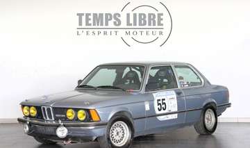 323i