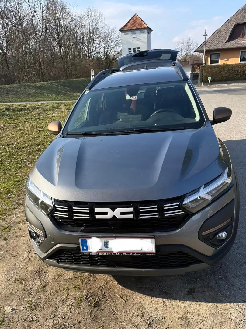 Dacia Jogger Hybrid 140 Extreme Grau - 2