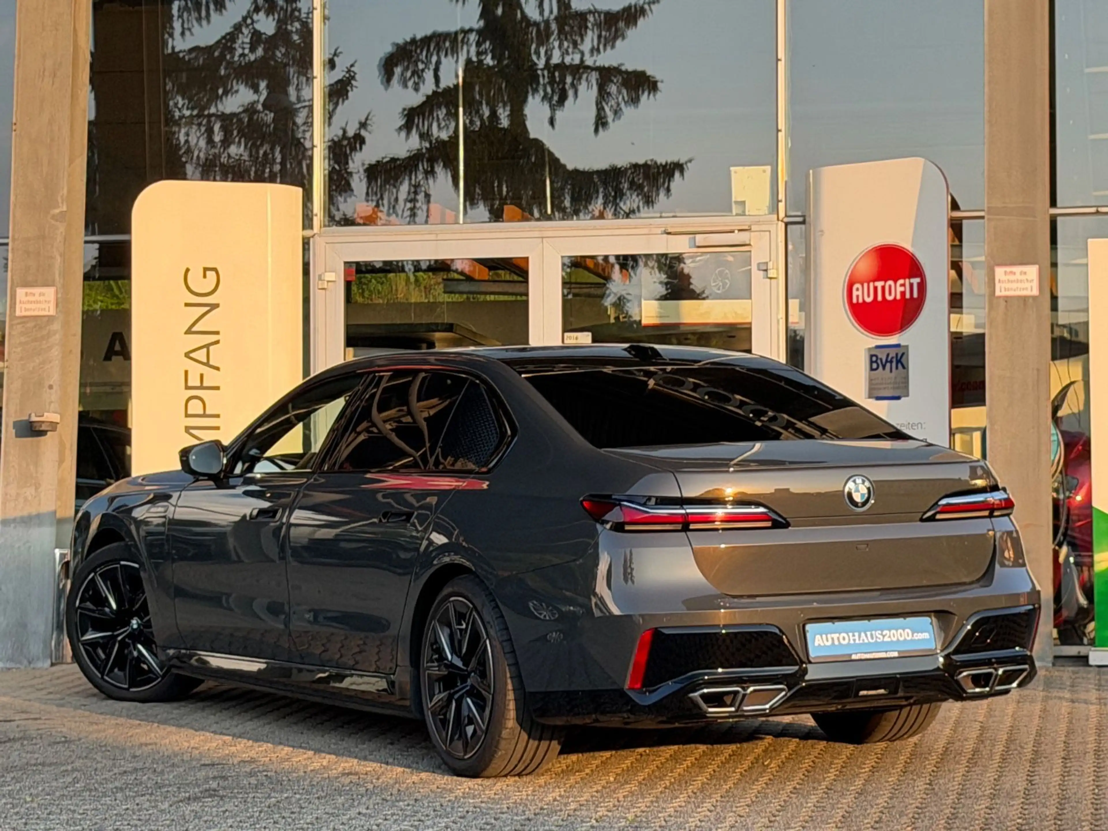 BMW 760 e xDrive/SKY LOUNGE/DAVIT-GREY/ICONIC/B&O/TV — photo 9