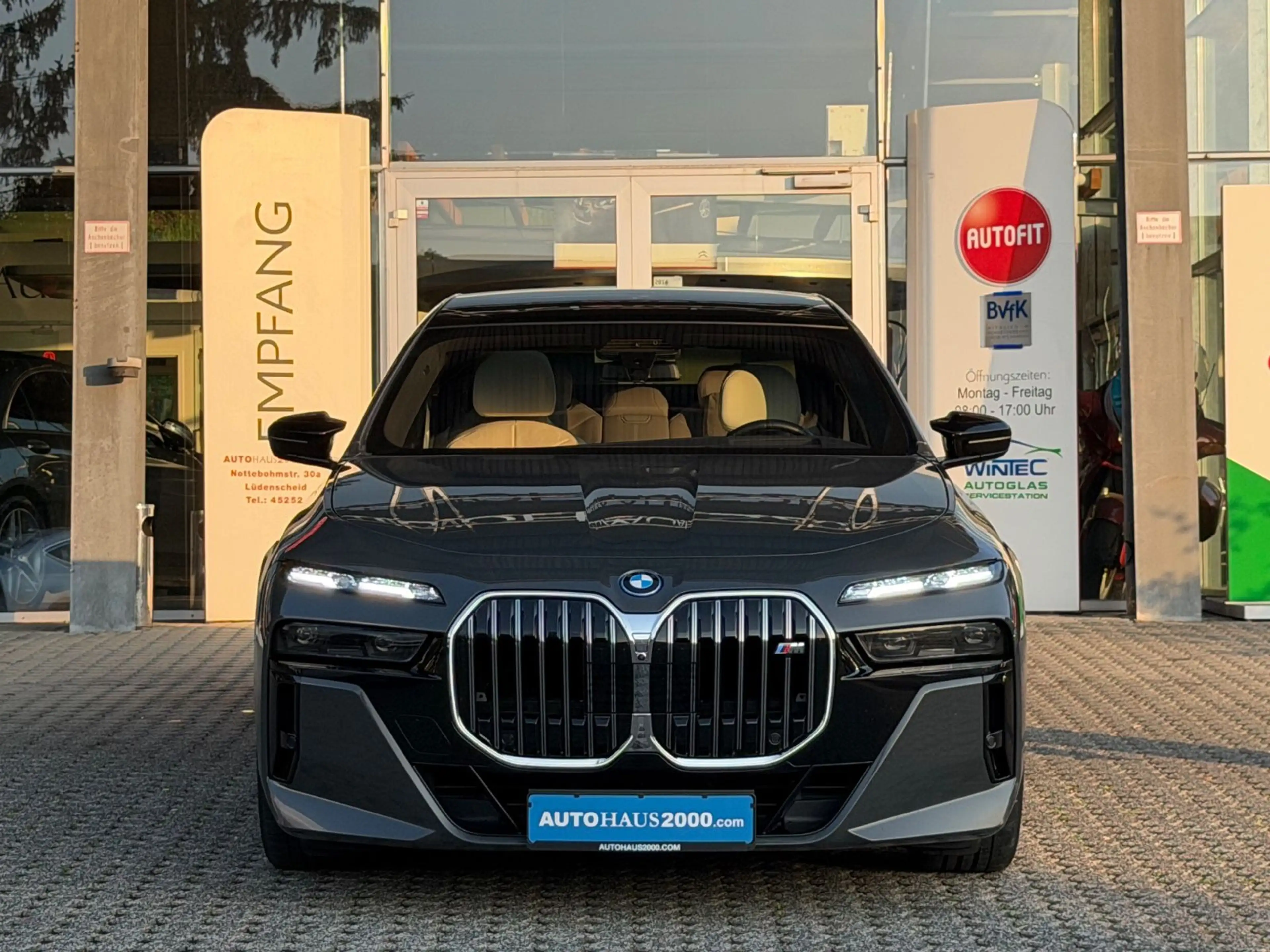 BMW 760 e xDrive/SKY LOUNGE/DAVIT-GREY/ICONIC/B&O/TV — photo 2