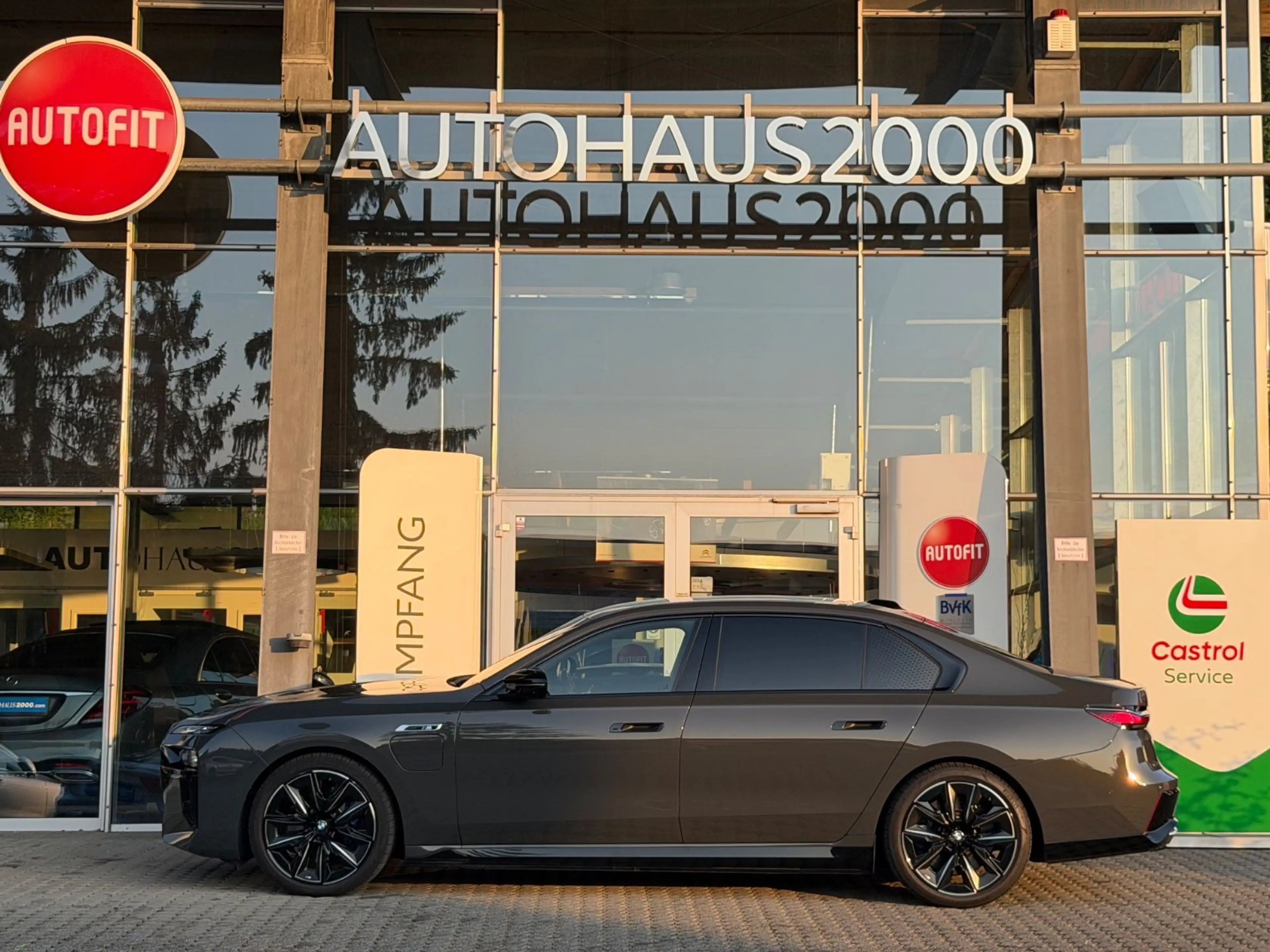 BMW 760 e xDrive/SKY LOUNGE/DAVIT-GREY/ICONIC/B&O/TV — photo 8