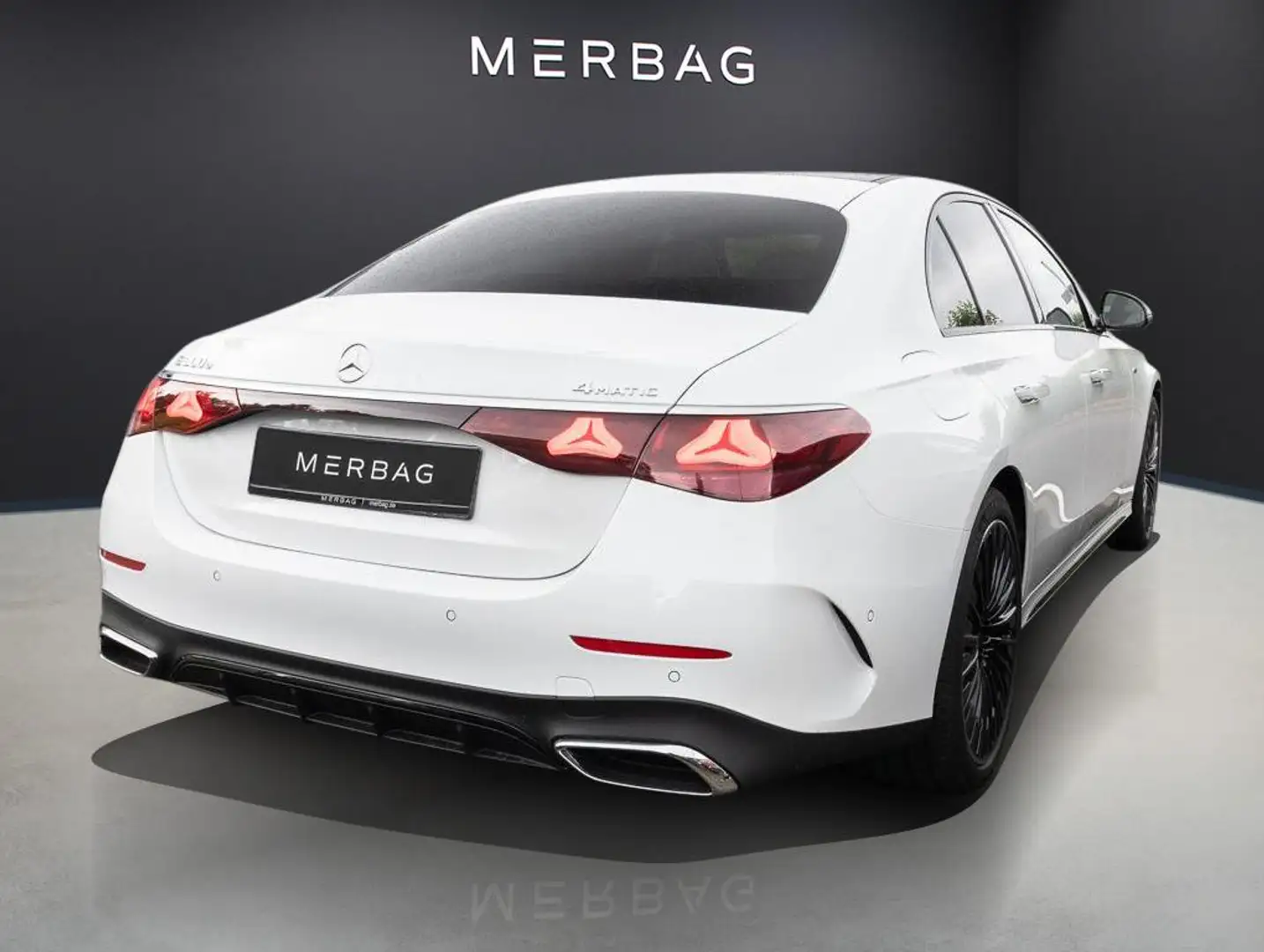 Mercedes-Benz E 300 e 4MATIC Limousine mit EQ Hybrid Technologie Weiß - 2