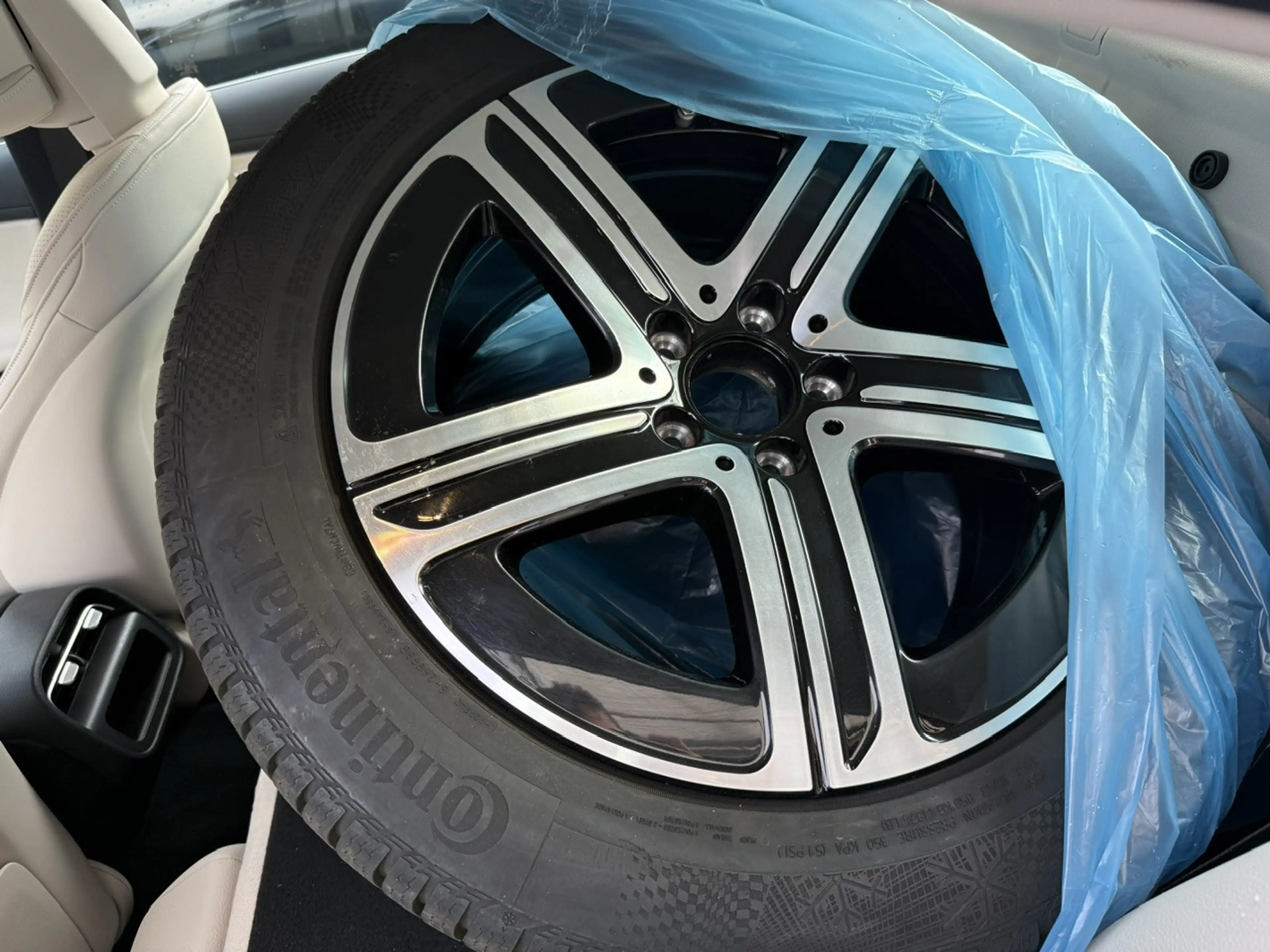 Mercedes-Benz E 220 d 4Matic 9G-TRONIC Edition AVANTGARDE — photo 30